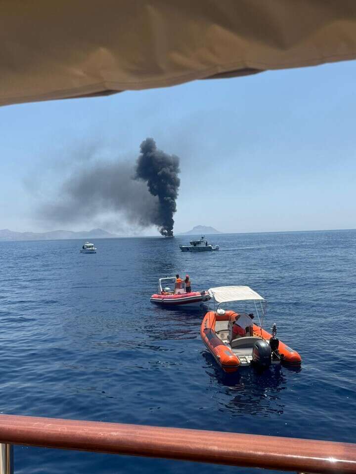 Süper Yat YAZZ Hayat Kurtardı! Ege Denizi'nde Faciayı Önleyen Kahraman Müdahale 2